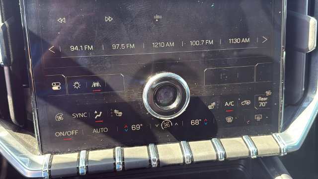 Used 2025 GMC Acadia Elevation FWD image 21