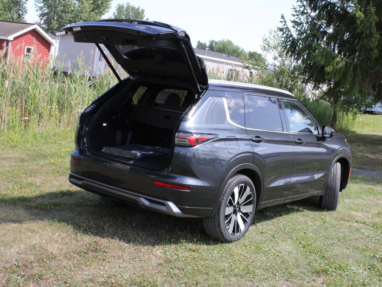 New 2025 Mitsubishi Outlander SEL image 10