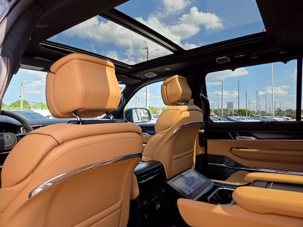 New 2026 Jeep Grand Wagoneer Summit AWD/4WD image 11
