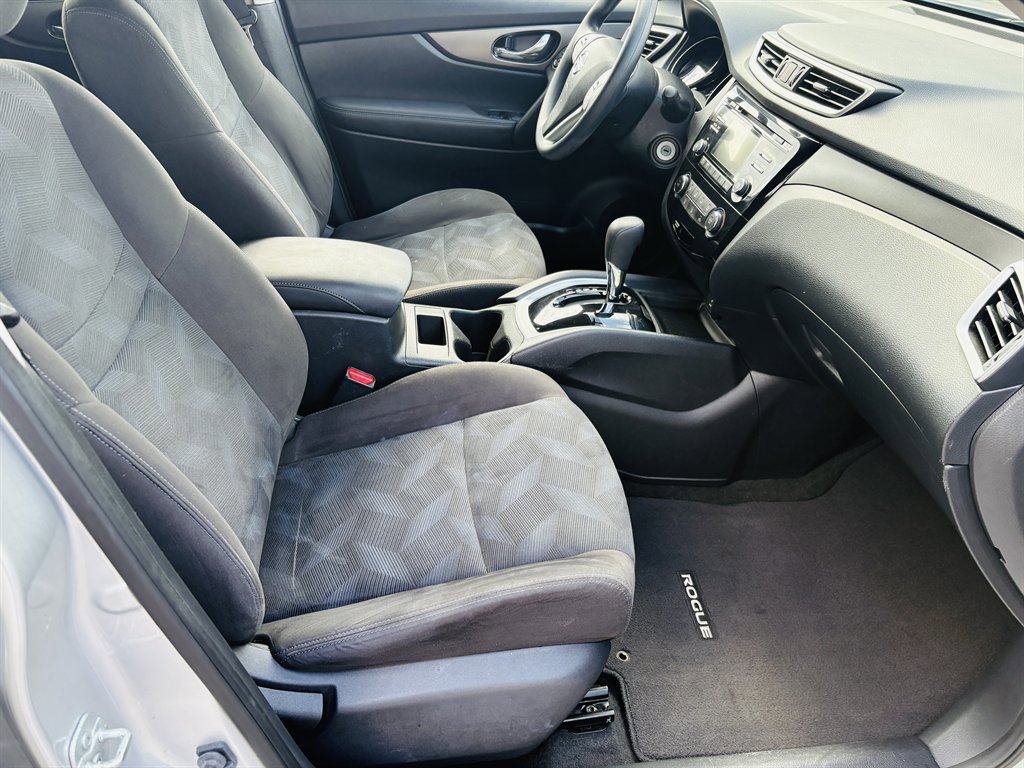 Used 2015 Nissan Rogue S image 10
