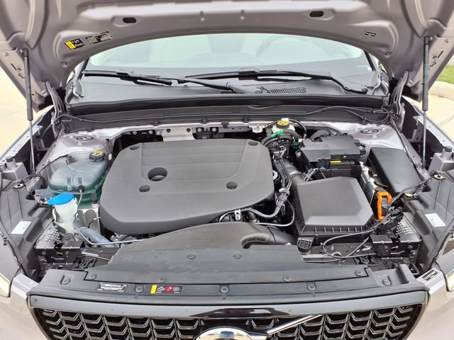 New 2026 Volvo XC40 B5 Plus w/ Climate Package AWD/4WD image 32