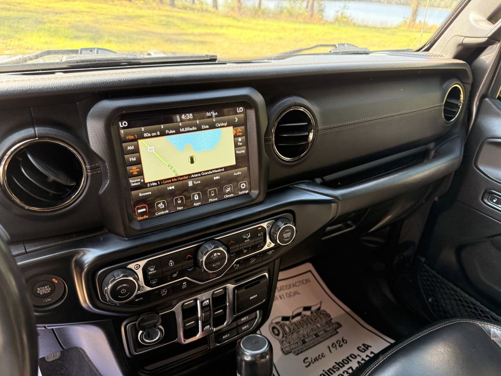 Used 2021 Jeep Wrangler Unlimited Sahara AWD/4WD image 20