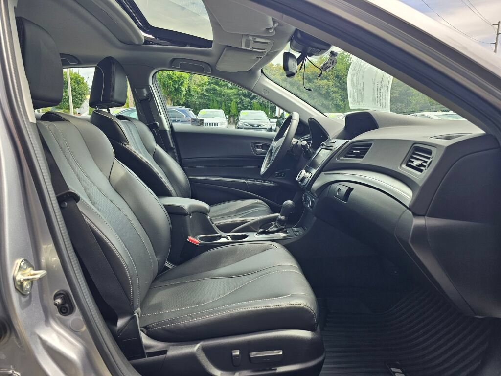 Used 2020 Acura ILX w/ Premium Package FWD image 9