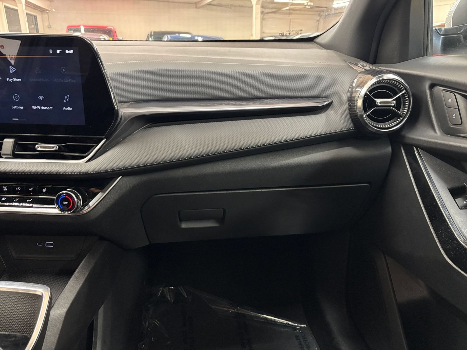Used 2025 Chevrolet Equinox LT FWD image 35