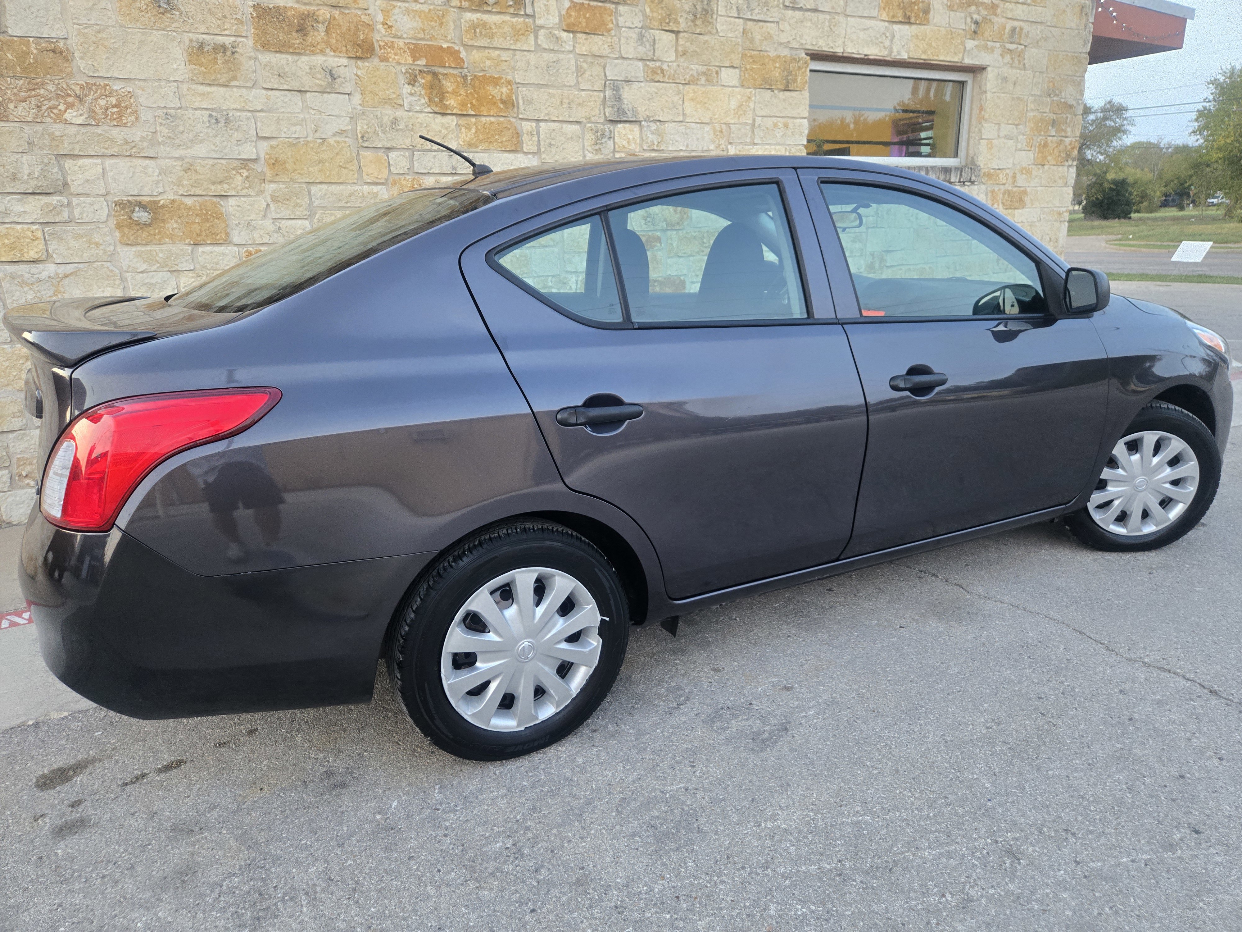Used 2015 Nissan Versa S Plus image 19