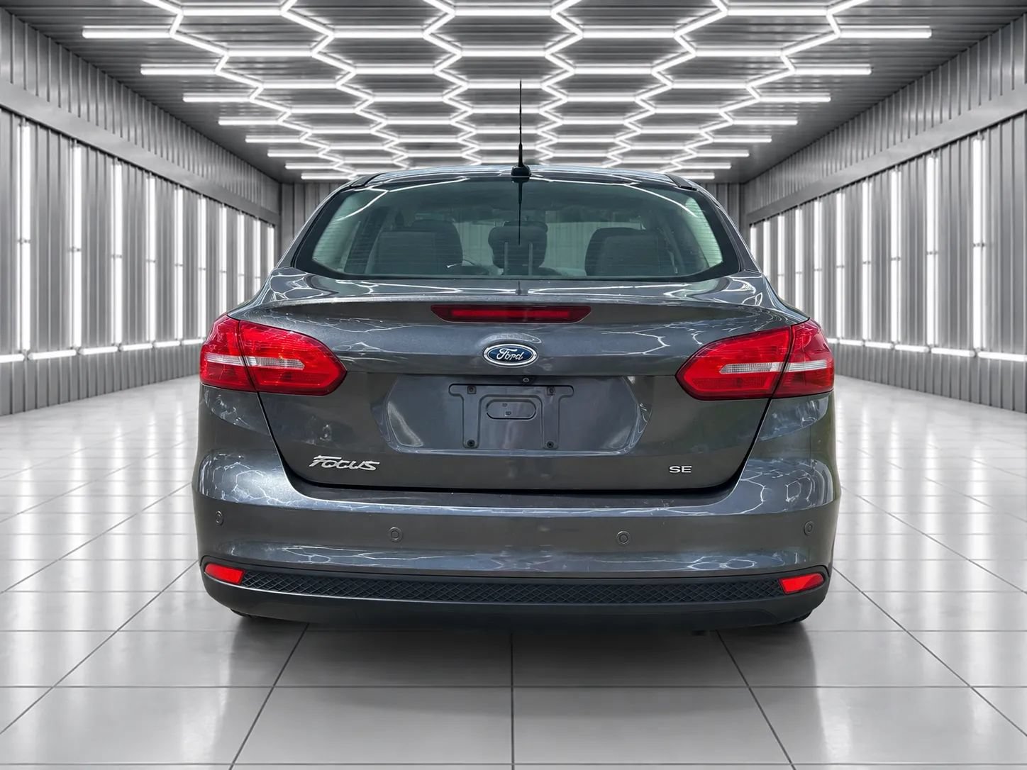 Used 2016 Ford Focus SE w/ Reverse Sensing Package FWD image 6