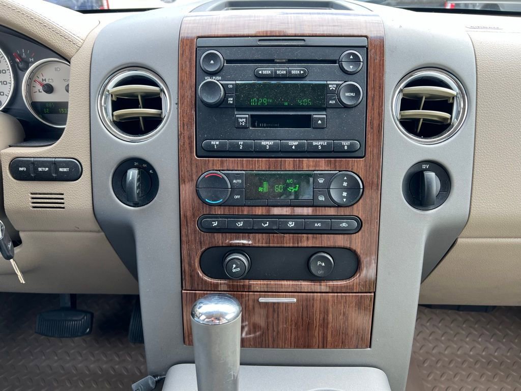 Used 2004 Ford F150 Lariat image 25