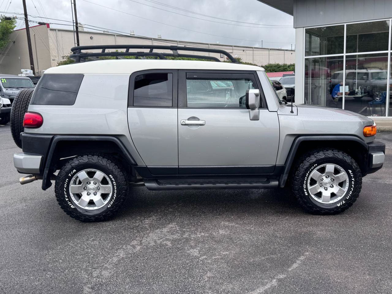 Used 2010 Toyota FJ Cruiser 4WD image 2