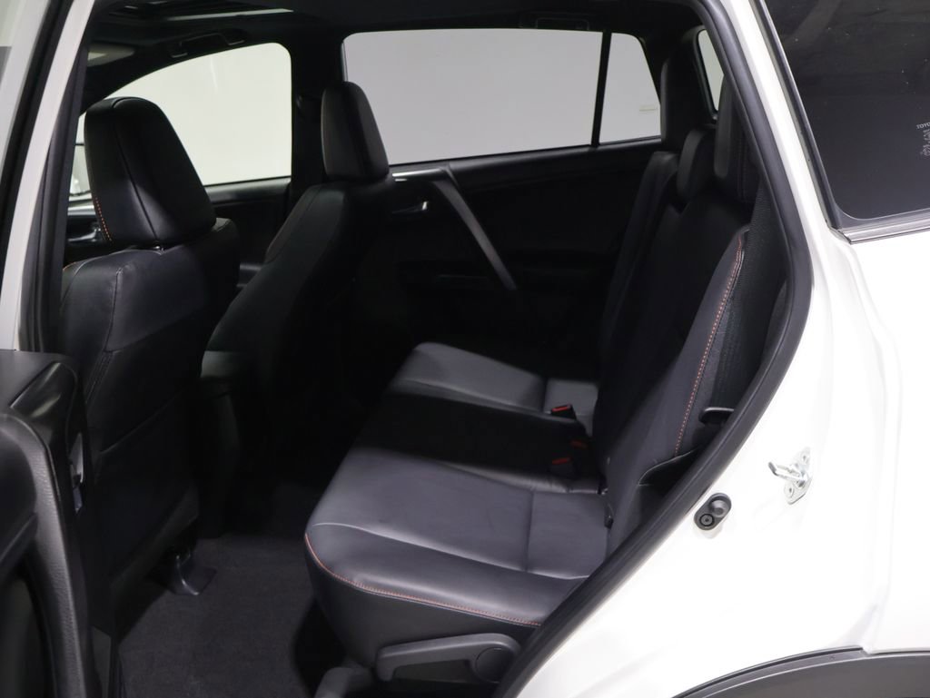 Used 2018 Toyota RAV4 SE w/ Power Extra Value Package image 16
