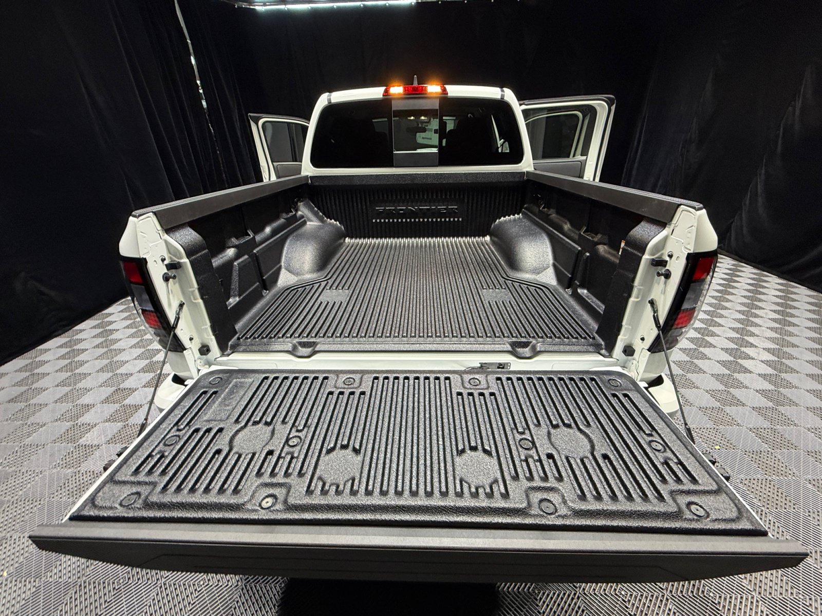 New 2026 Nissan Frontier Pro-X w/ Tow Package RWD image 34