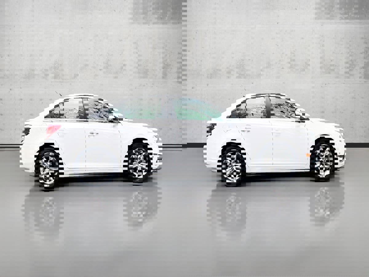 Used 2013 Chevrolet Cruze LT image 8