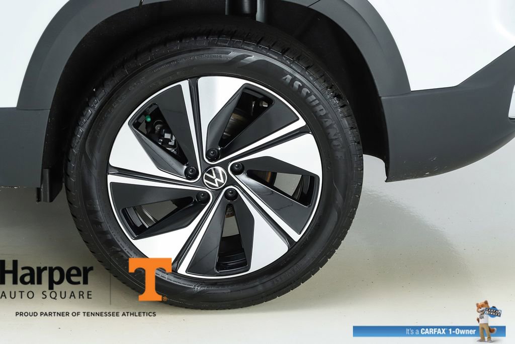 Used 2025 Volkswagen Taos SE w/ Panoramic Sunroof Package AWD/4WD image 44