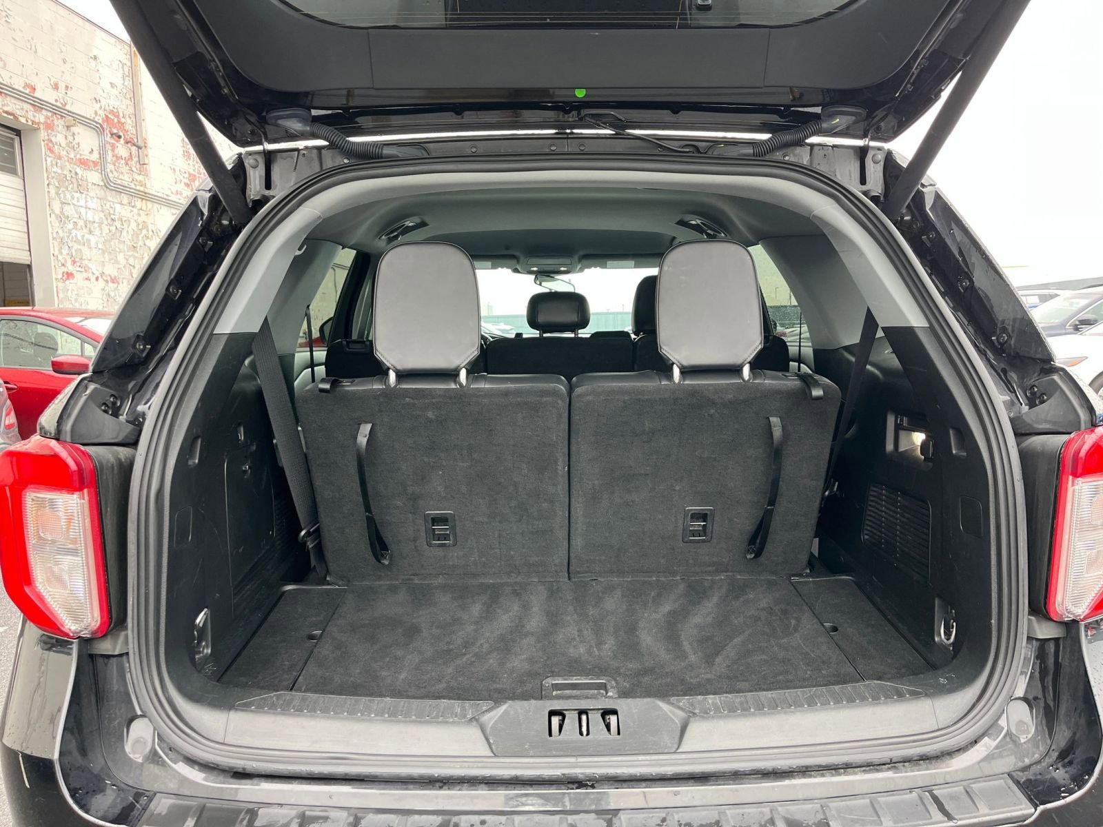 Used 2024 Ford Explorer XLT w/ Equipment Group 202A image 34