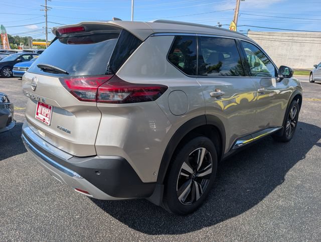 Used 2023 Nissan Rogue Platinum w/ Platinum Premium Package FWD image 3
