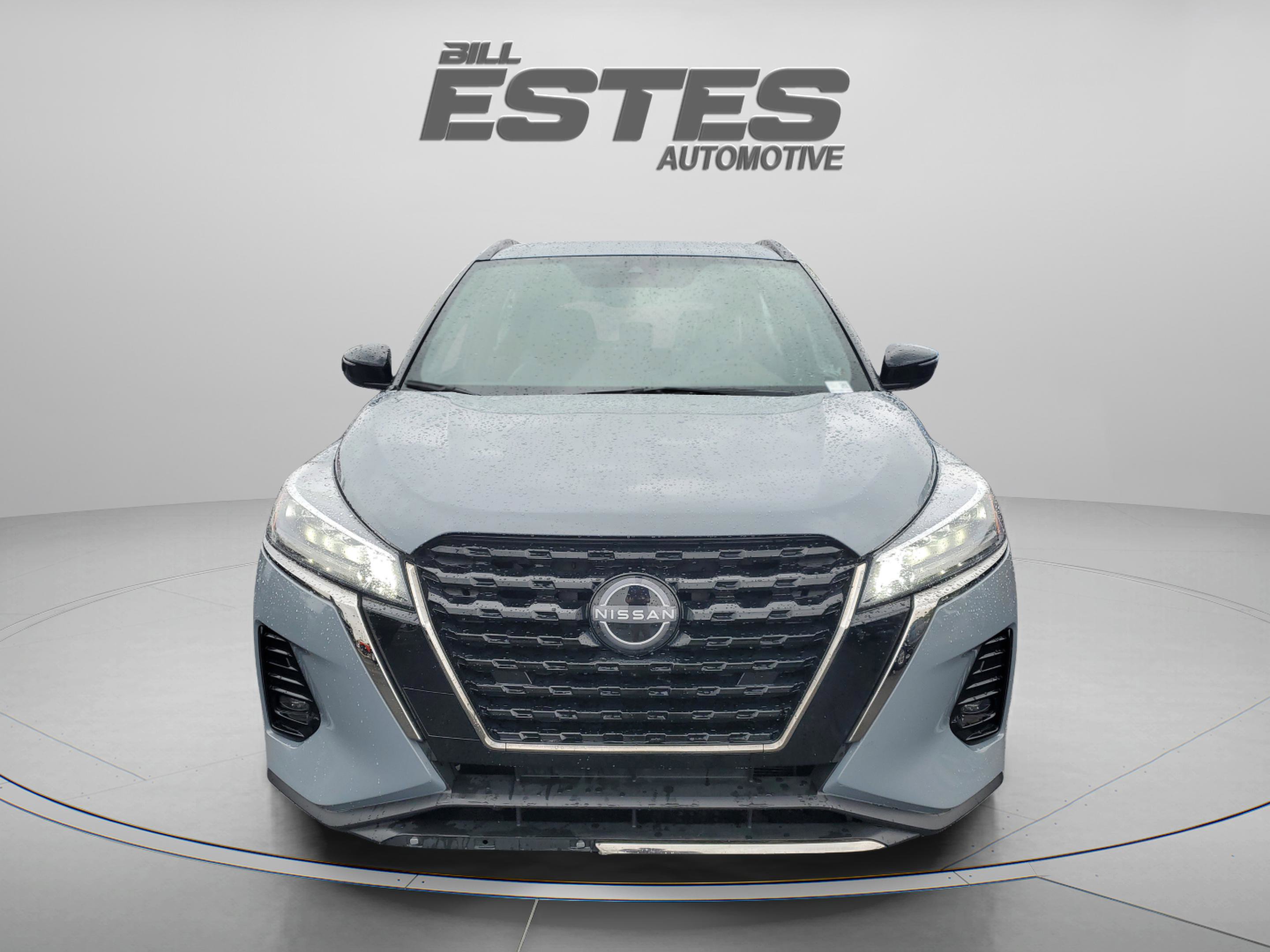 Used 2023 Nissan Kicks SR w/ SR Premium Package FWD image 6