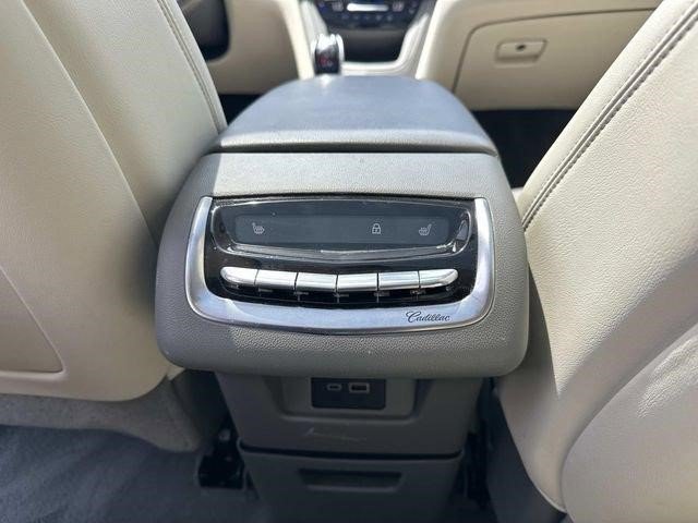 Certified 2023 Cadillac XT6 Premium Luxury AWD/4WD image 16
