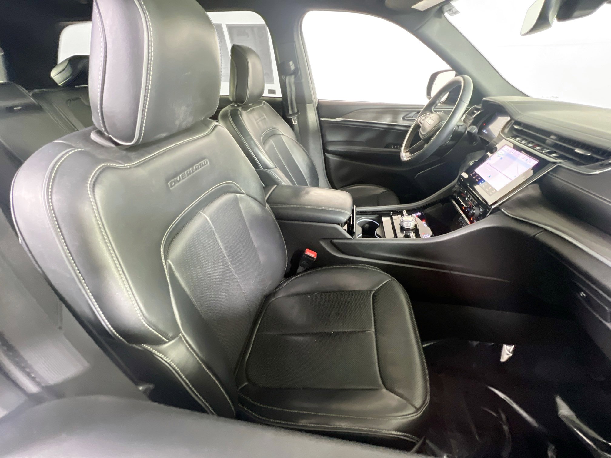 Used 2022 Jeep Grand Cherokee Overland AWD/4WD image 28