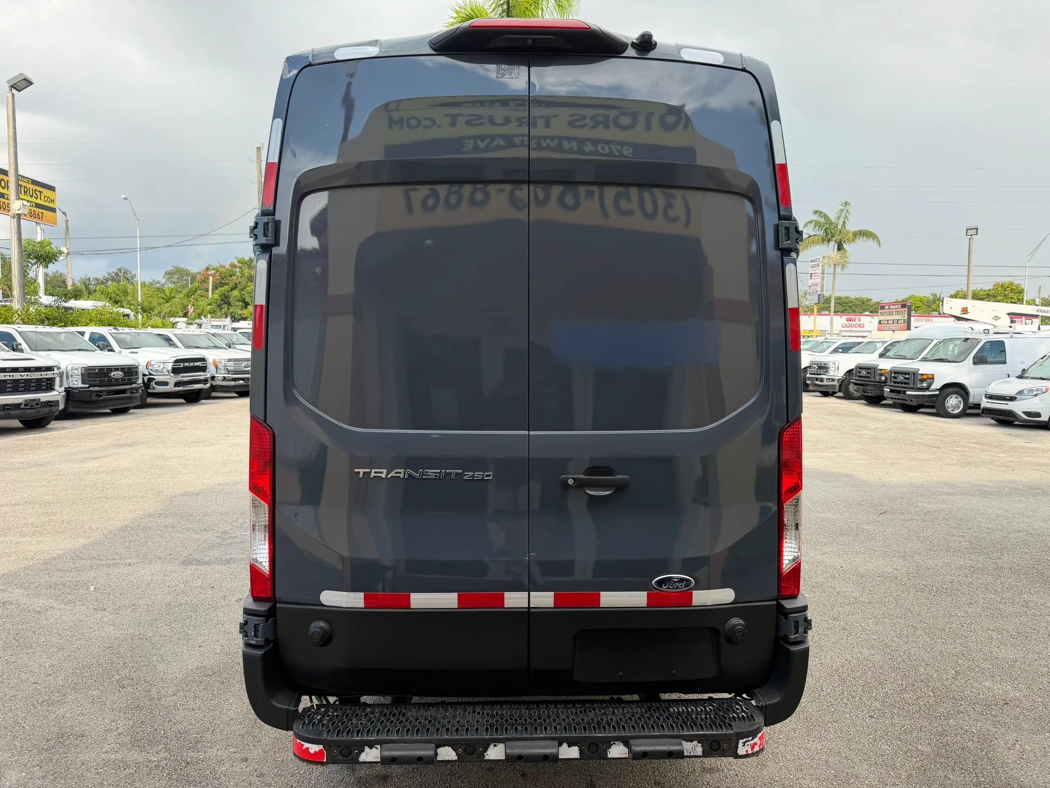 Used 2020 Ford Transit 250 148 High Roof Extended RWD image 4