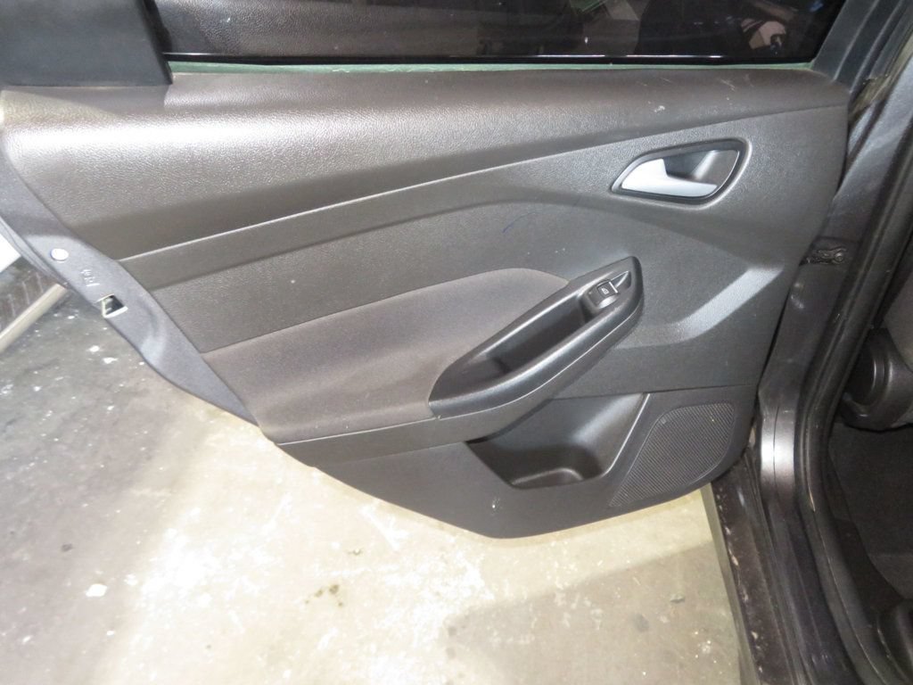 Used 2016 Ford Focus ST FWD image 21