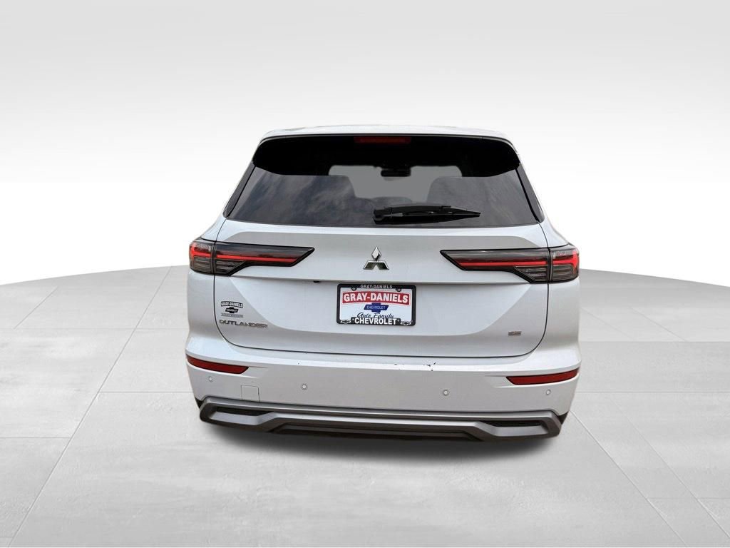 Used 2025 Mitsubishi Outlander SE FWD image 6