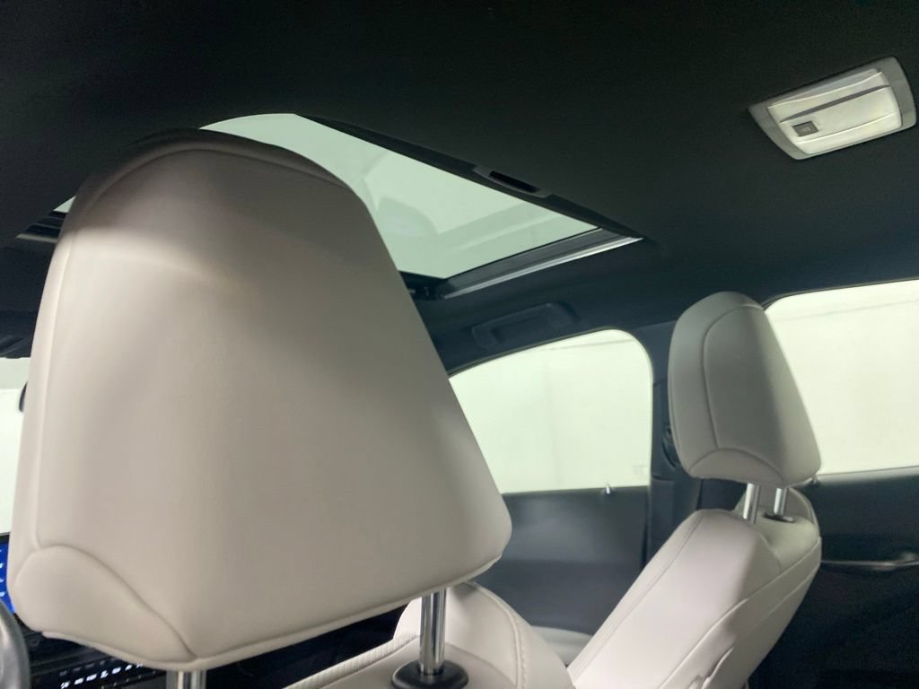 Used 2025 Lexus UX 300h AWD w/ Cold Area Package image 15