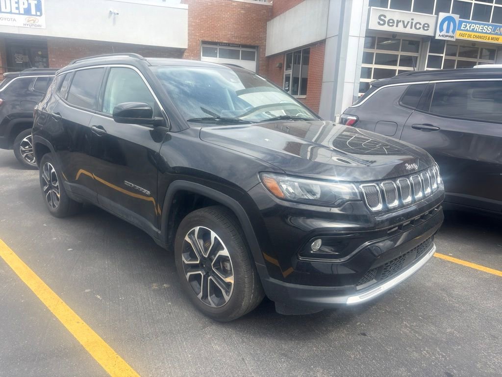 Used 2022 Jeep Compass Limited w/ Sun and Sound Group AWD/4WD image 3