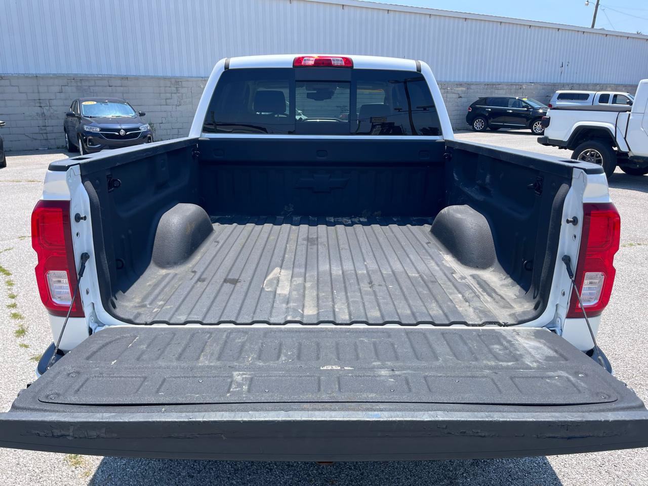 Used 2018 Chevrolet Silverado 1500 High Country AWD/4WD image 11