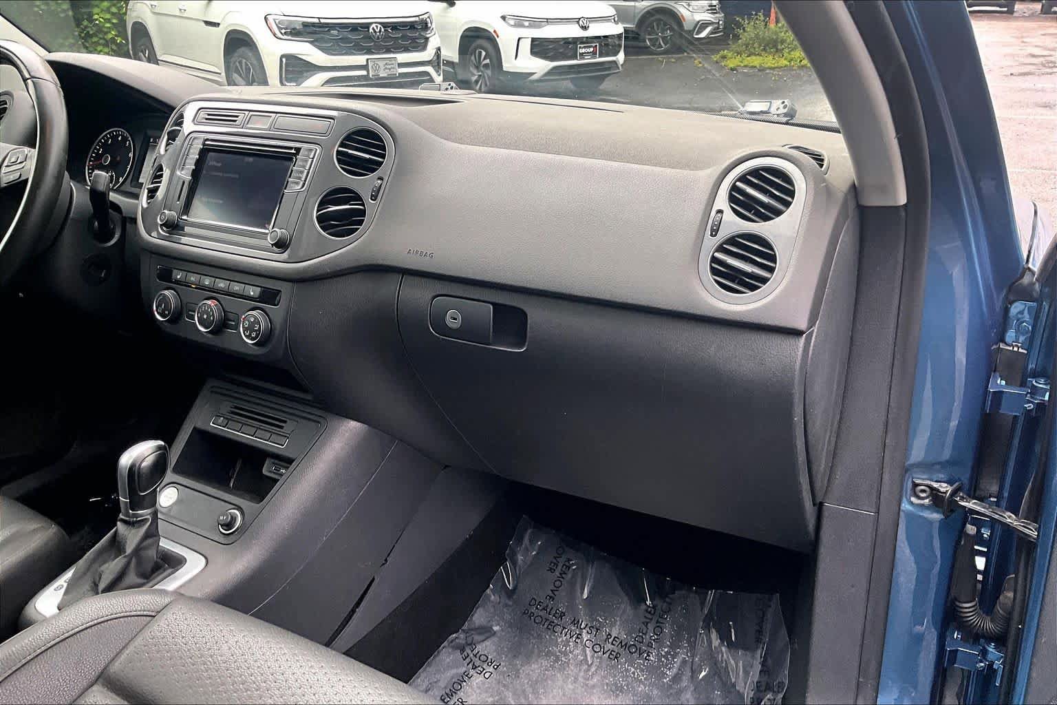 Used 2017 Volkswagen Tiguan Wolfsburg Edition FWD image 19