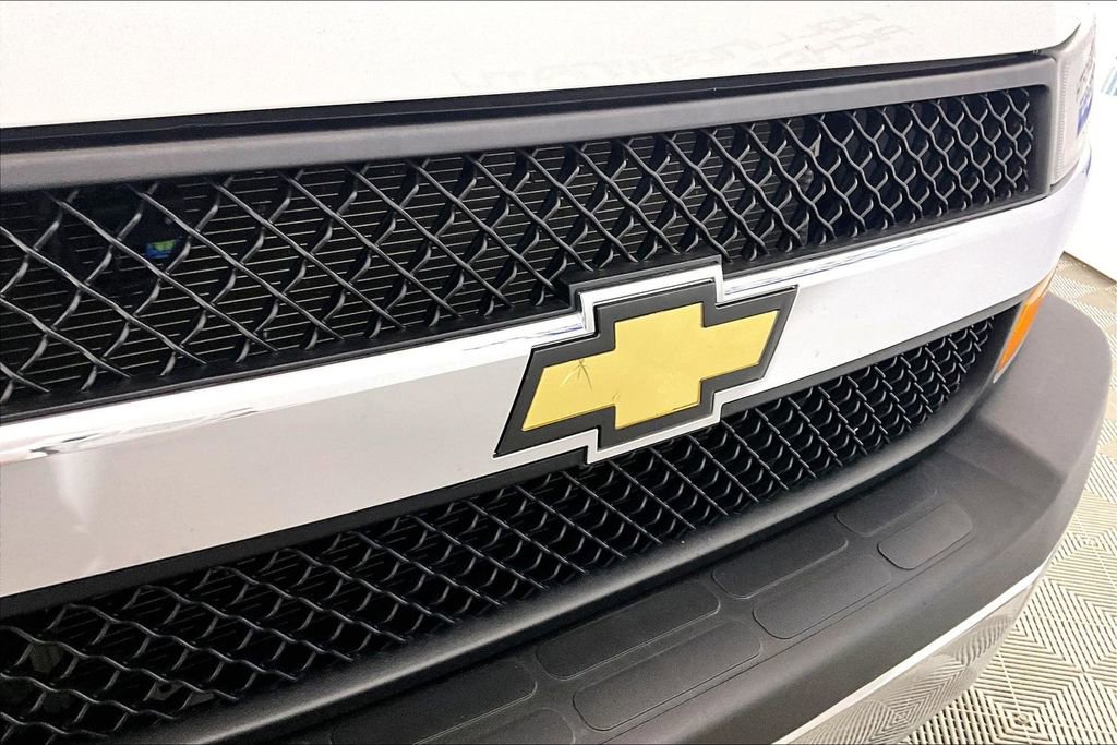 Used 2023 Chevrolet Express 3500 LT w/ LT Preferred Equipment Group RWD image 22