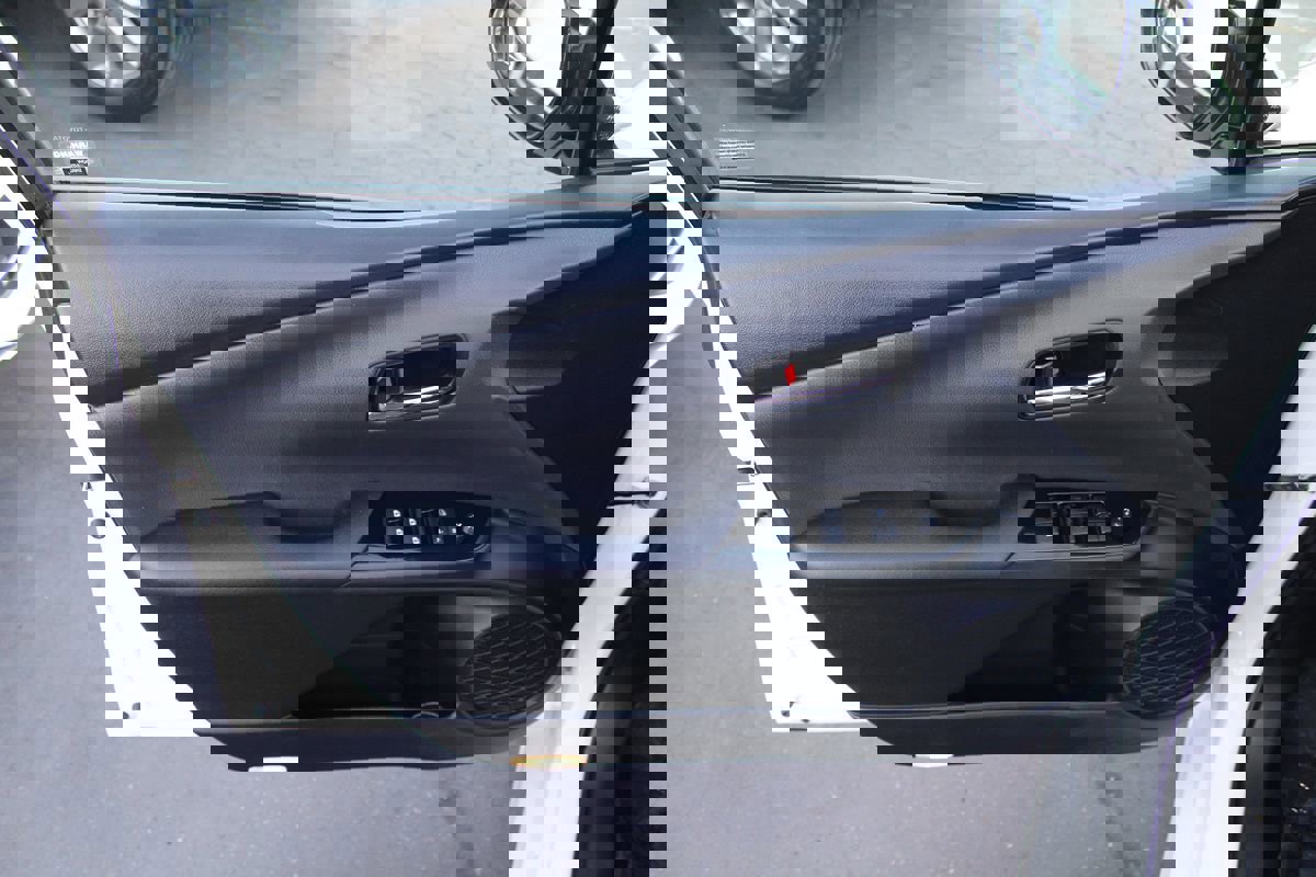 Used 2017 Toyota Prius Prime Premium image 17