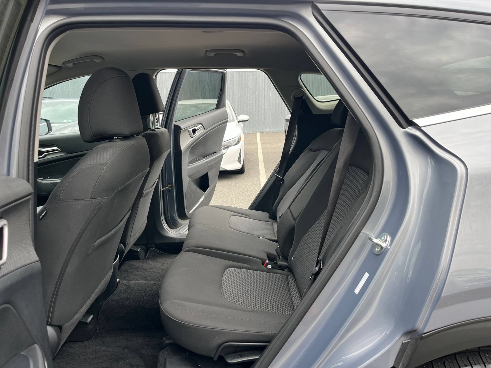 Used 2025 Kia Sportage LX FWD image 20