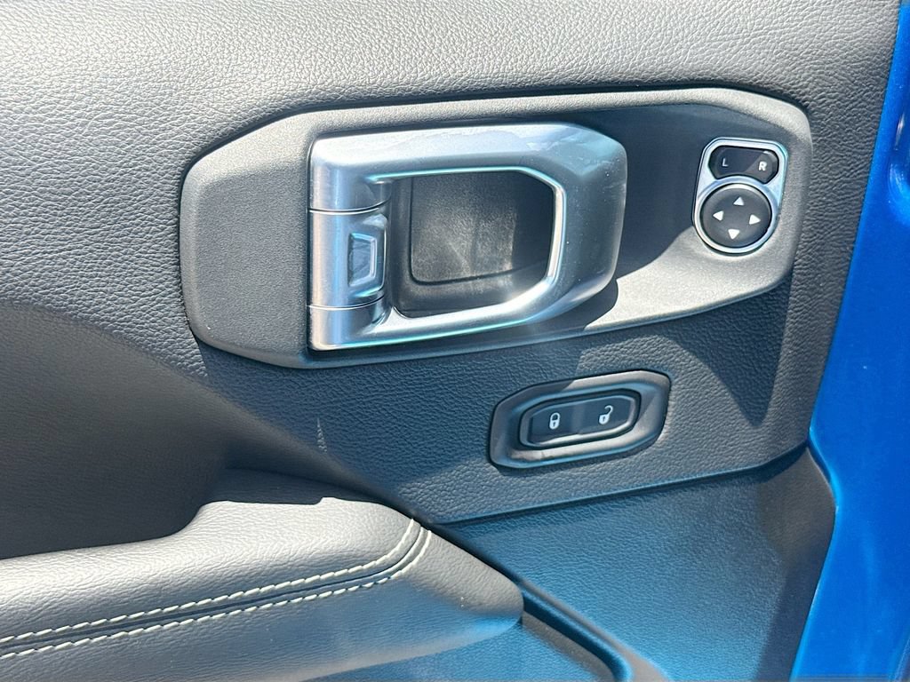 Used 2022 Jeep Wrangler Unlimited Sahara w/ Safety Group AWD/4WD image 19