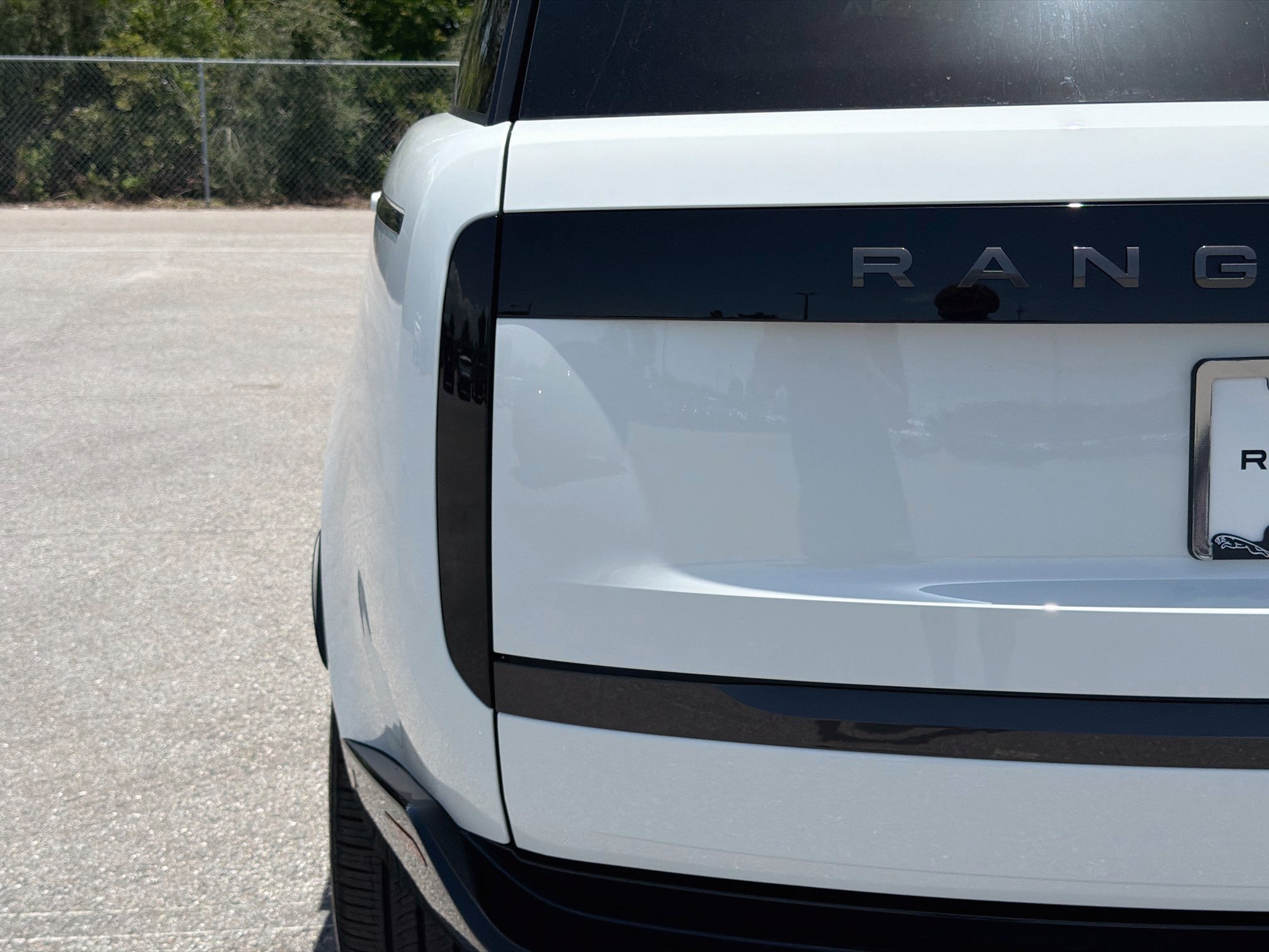 New 2026 Land Rover Range Rover Long Wheelbase SE AWD/4WD image 10