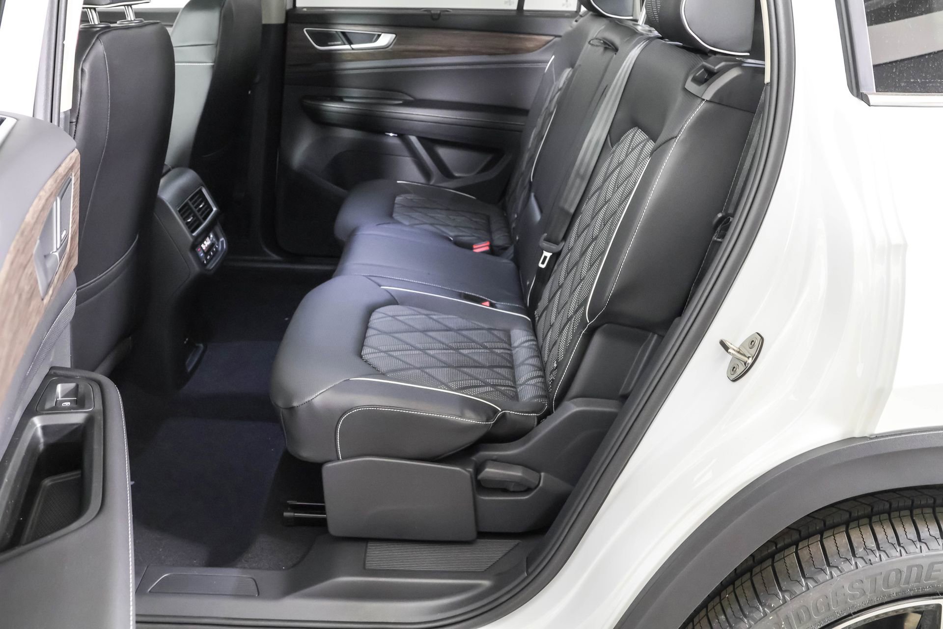 New 2026 Volkswagen Atlas SEL Premium R-Line image 34
