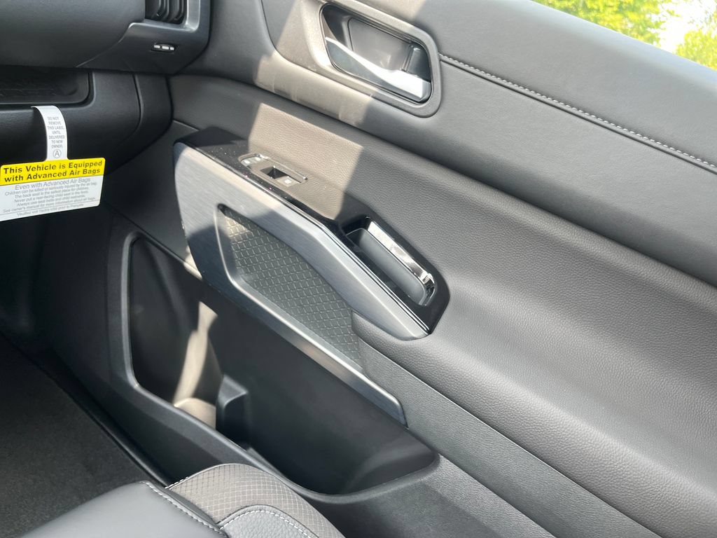 New 2026 Nissan Pathfinder SL FWD image 46