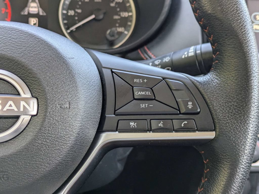 Used 2025 Nissan Versa SR FWD image 23