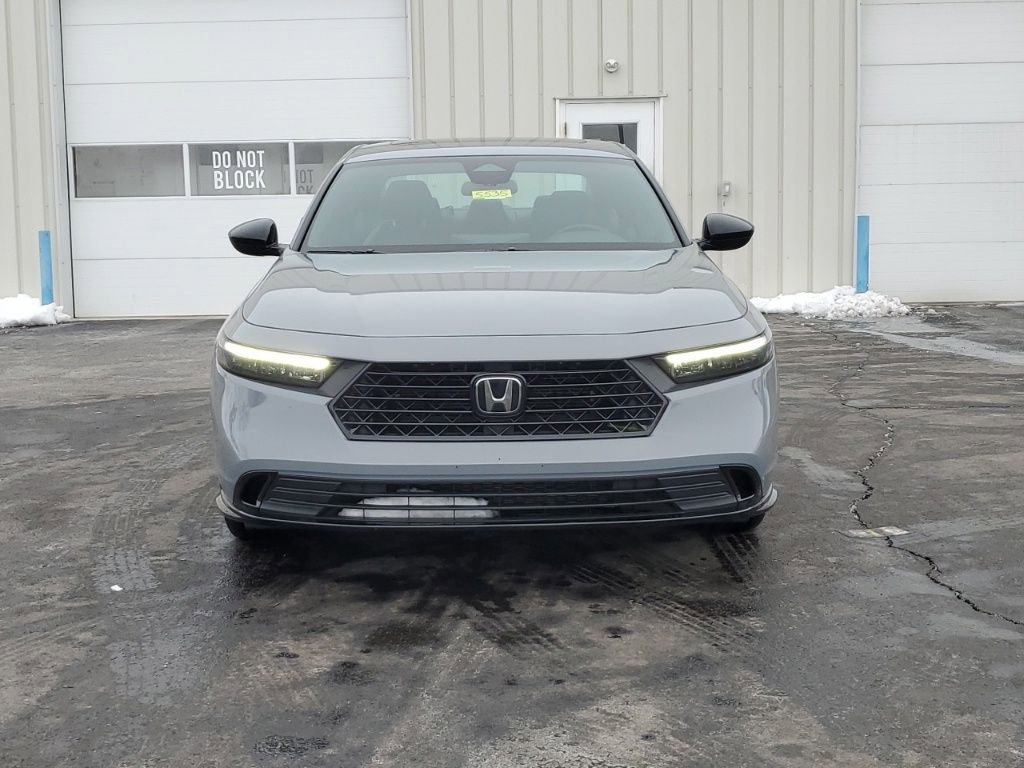 Used 2025 Honda Accord Sport image 2