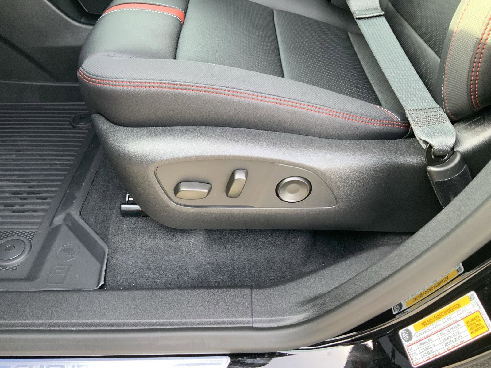 New 2026 Chevrolet Traverse RS w/ LPO, Floor Liner Package image 33