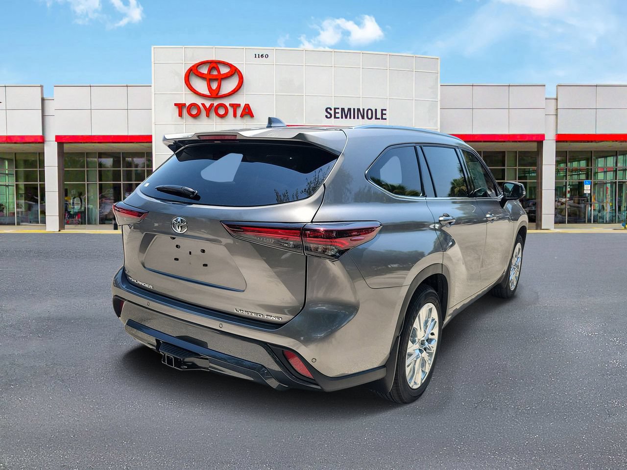 New 2026 Toyota Highlander Limited AWD/4WD image 3