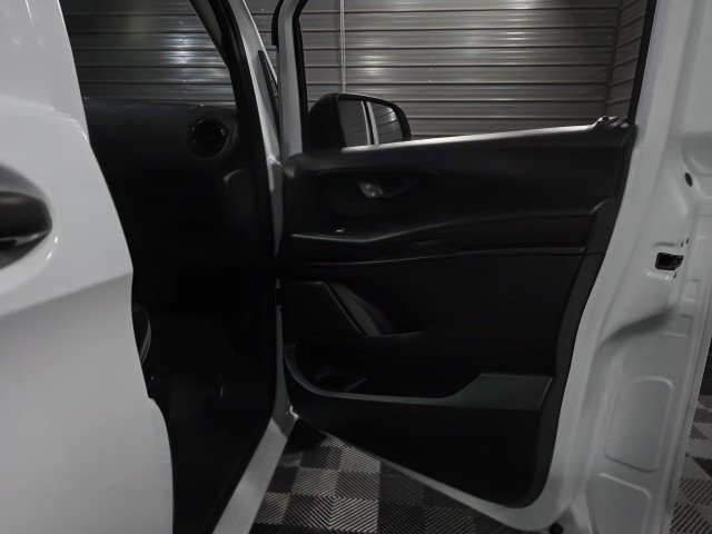 Used 2022 Mercedes-Benz Metris image 28
