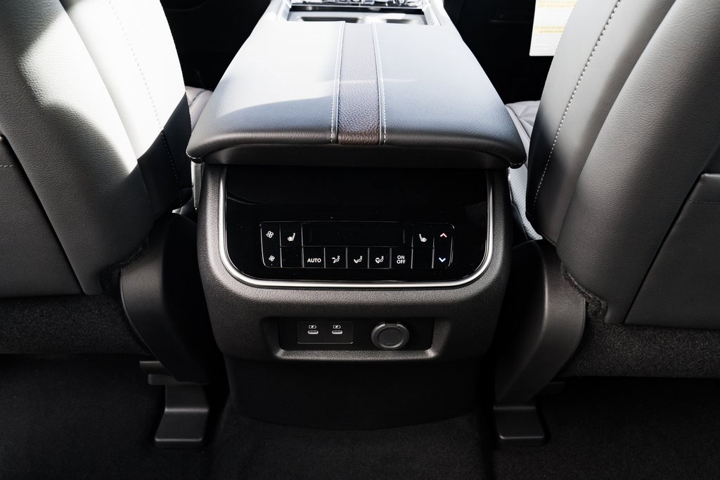 New 2026 Nissan Armada Platinum image 13