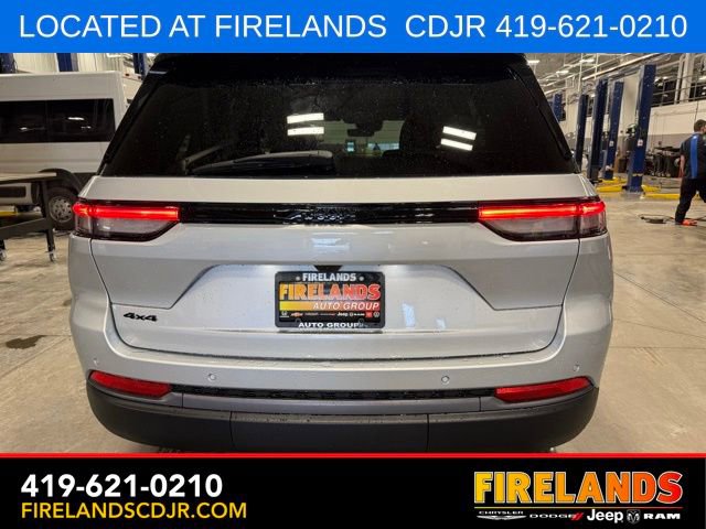 New 2026 Jeep Grand Cherokee Altitude AWD/4WD image 4