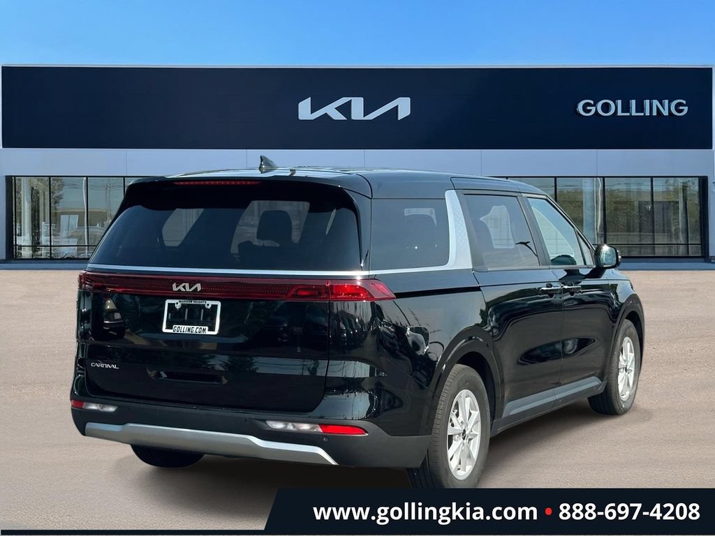 Certified 2024 Kia Carnival LX FWD image 3