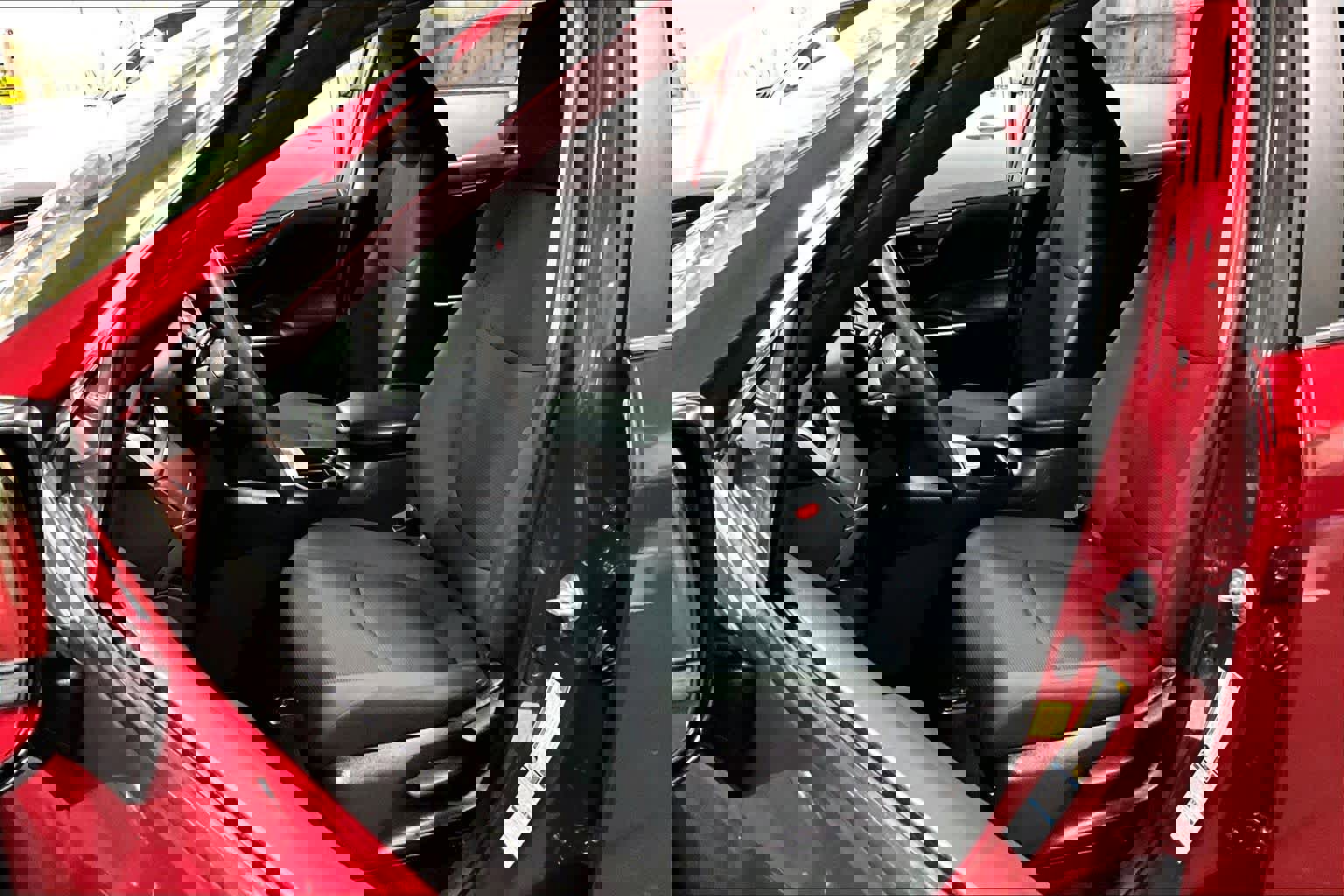 Used 2021 Toyota RAV4 LE image 8