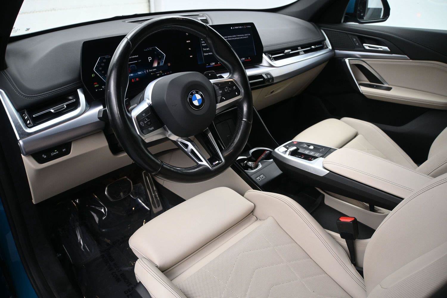 Used 2023 BMW X1 xDrive28i w/ M Sport Package AWD/4WD image 2