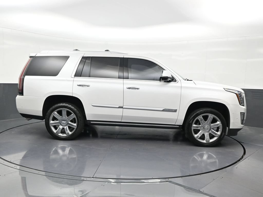 Used 2019 Cadillac Escalade Premium Luxury RWD image 7
