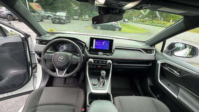 Used 2023 Toyota RAV4 SE w/ Weather & Moonroof Package AWD/4WD image 33