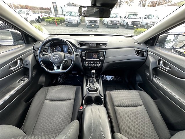 Used 2020 Nissan Rogue SV image 16