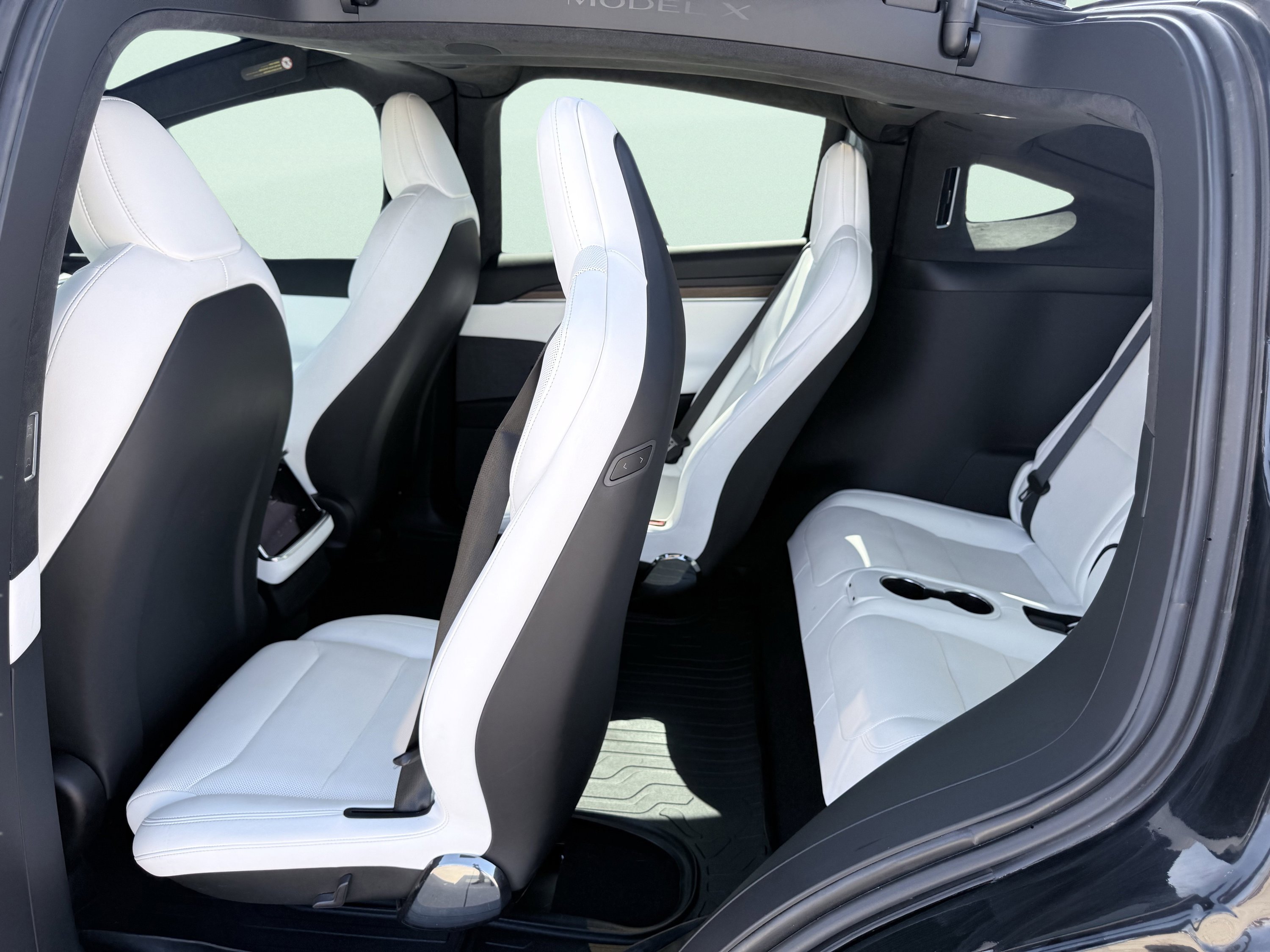 Used 2022 Tesla Model X image 38