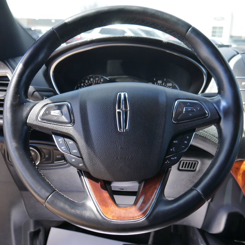 Used 2018 Lincoln MKX Select w/ Select Plus Package AWD/4WD image 38